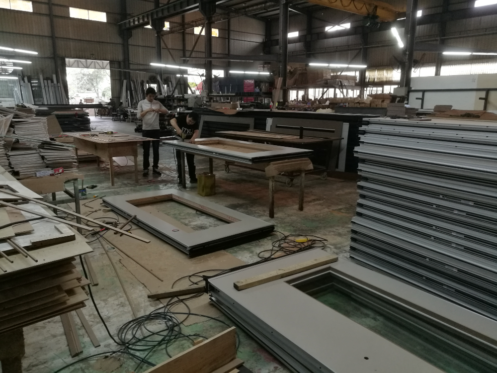 选择北京市办公室隔断定制工厂，打造安全与美观并重的办公环境