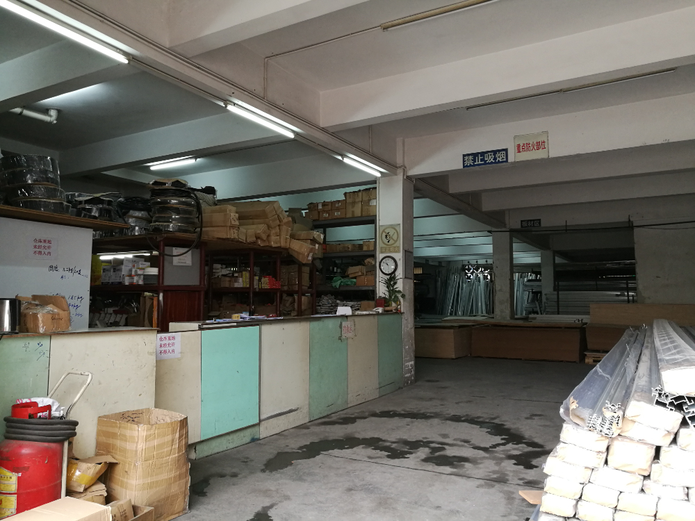 当办公室噪音成为隐形杀手：大来隔断如何守护上海崇明企业的宁静