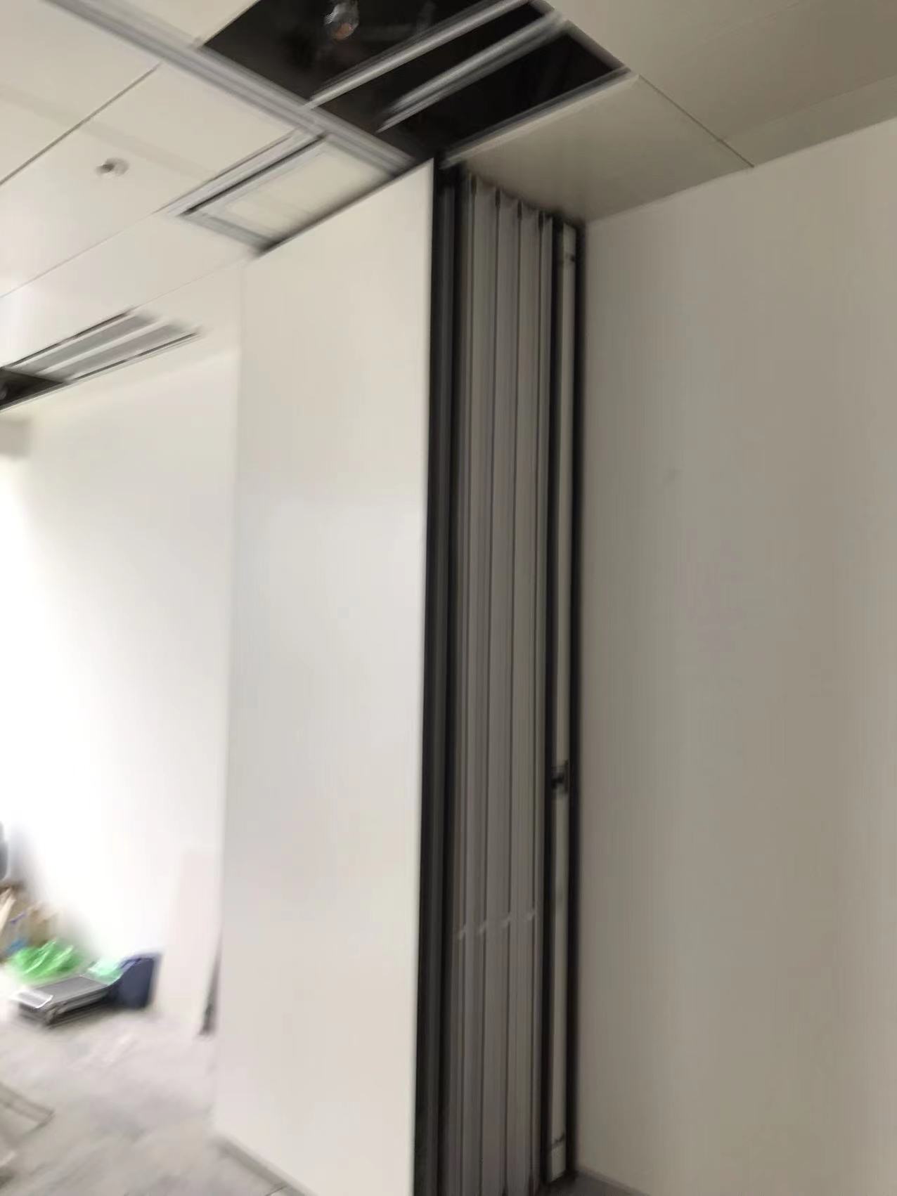 享受无缝空间切换的畅快——上海移动隔断墙定制商家，免费报价方案