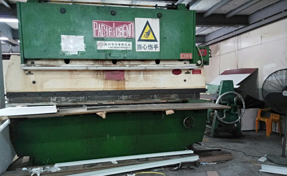 深圳坪山手动活动隔断报价背后的秘密：博物馆专家为何放弃低价方案？