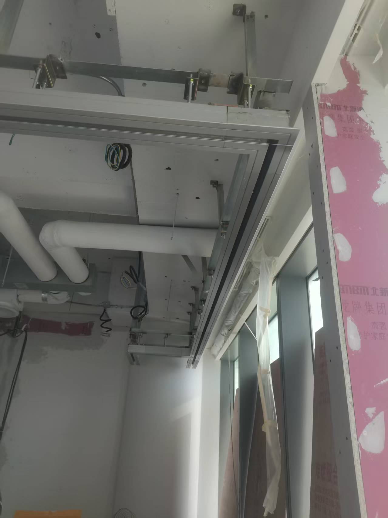 一场招标会引发的隔音革命：上海普陀移动隔断制作厂商如何破局？