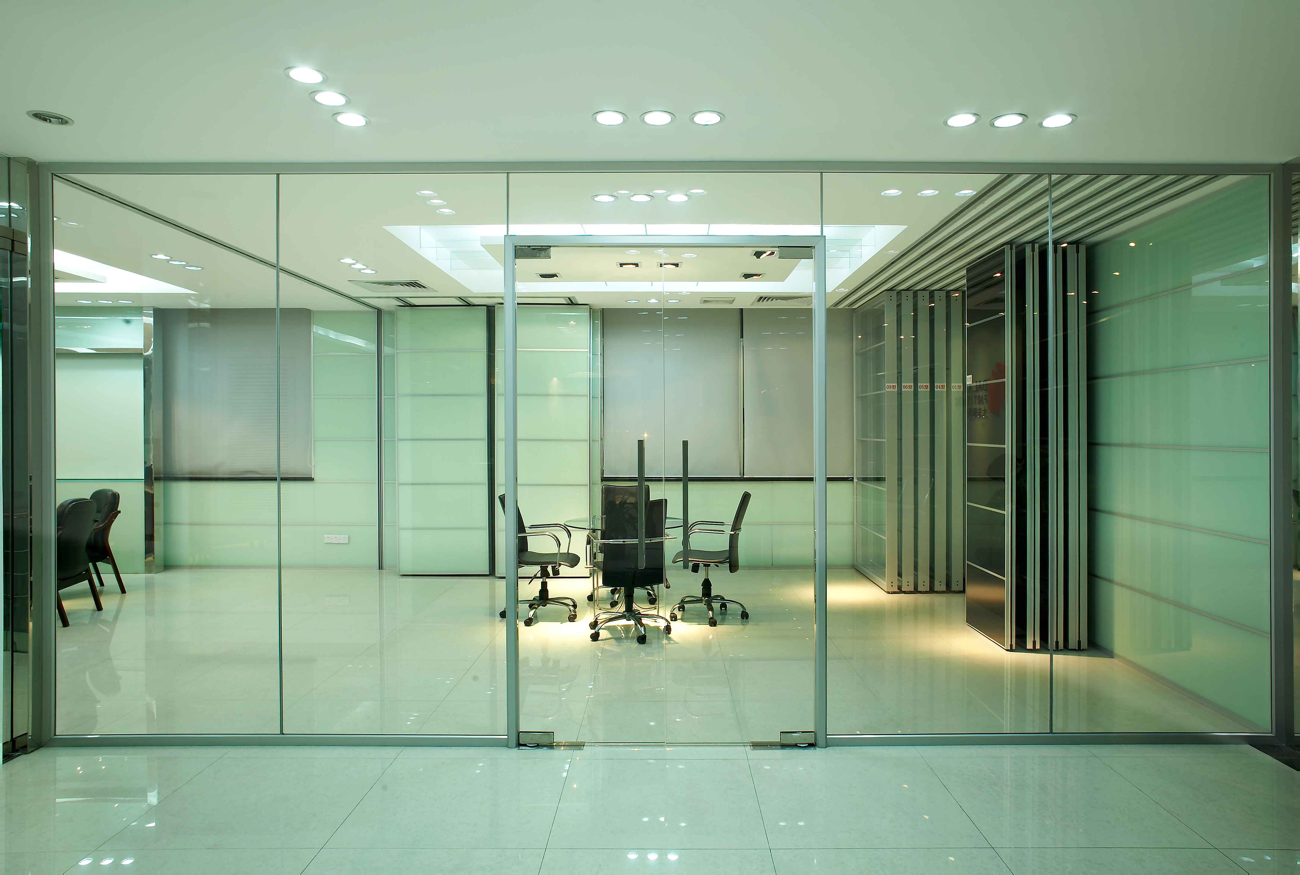 北京顺义医院采购隔断遇难题？这个办公室活动隔断厂家的解决方案让人意外